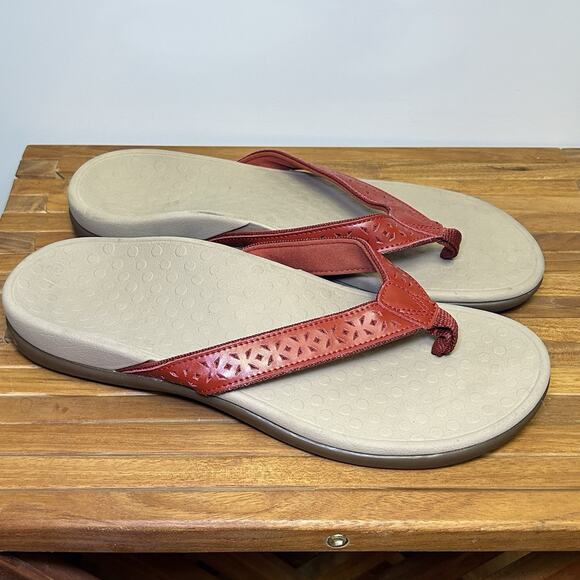 VIONIC Womens 10 Shona Red Tide Perf Leather Flip Flop Sandals Arch Support - Picture 1 of 12